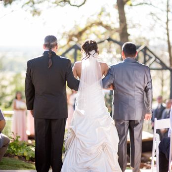 Red Ridge - http://www.everettchristopher.com/ - Venues & Event Spaces Near Me - Smithville, Texas