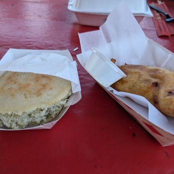 El Manjar - Reina Pepiada and Al Pastor Empanada - Food Trucks Near Me - Austin, Texas