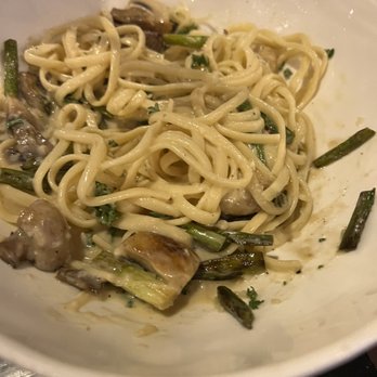 Kona Brewing - Linguine- tasty but wished the size was larger. Same size as the kid pasta. - Pubs Near Me - Honolulu, Hawaii
