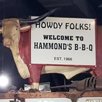 Hammond's BBQ - Inside decor - Barbeque Near Me - Glen Rose, Texas