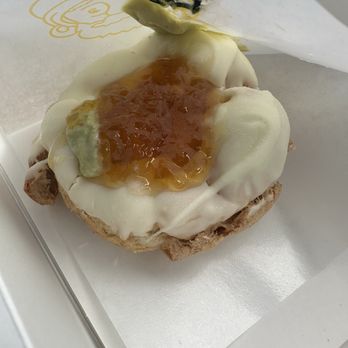 Beard Papa's - Fail Gudetama cream puff - Desserts Near Me - San Mateo, California Beard Papa's - Fail Gudetama cream puff - Desserts Near Me - San Mateo, California
