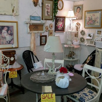 Mossy Oaks Antique Mall - Antiques Near Me - Belleview, Florida Mossy Oaks Antique Mall - Antiques Near Me - Belleview, Florida