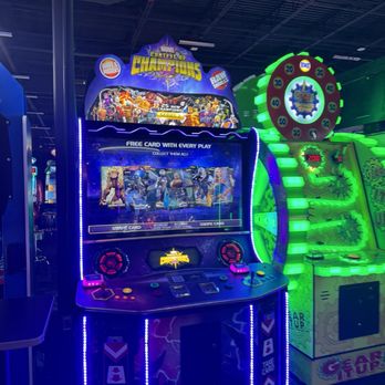 Dave & Buster's Toledo - Games - Arcades Near Me - Toledo, Ohio