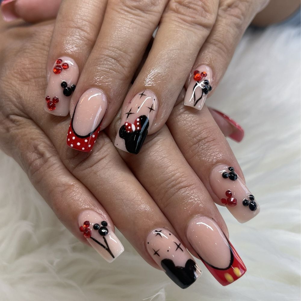 Holly Nails & Spa 2 - Full set + nail art - Nail Salons Near Me - Riverside, California