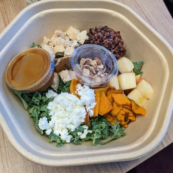 sweetgreen - Healthy Salads, Wraps, and Bowls - Harvest Bowl - Salad Near Me - Gaithersburg, Maryland