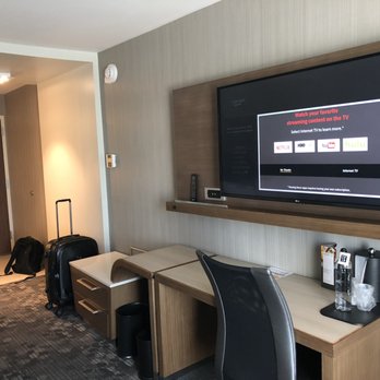 Courtyard by Marriott Houston Intercontinental Airport - Work area - Hotels Near Me - Houston, Texas