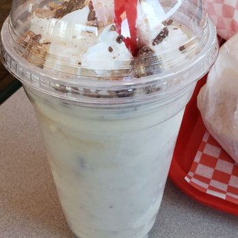  Red Onion - Snickers Ice Cream Shake - Burgers Near Me - Fresno, California