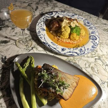 Selvin’s Restaurant & Lounge - The spread - salmon and chicken - New American Near Me - Thousand Oaks, California