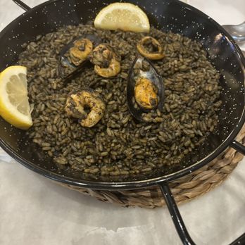 100 Montaditos Coral Way - Calamari Paella!! - Spanish Near Me - Miami, Florida 100 Montaditos Coral Way - Calamari Paella!! - Spanish Near Me - Miami, Florida
