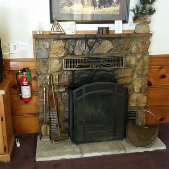 Black Bear Cottages - Hotels Near Me - Big Bear Lake, California