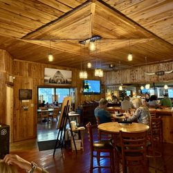 Grizzly Grill - Beautiful interior