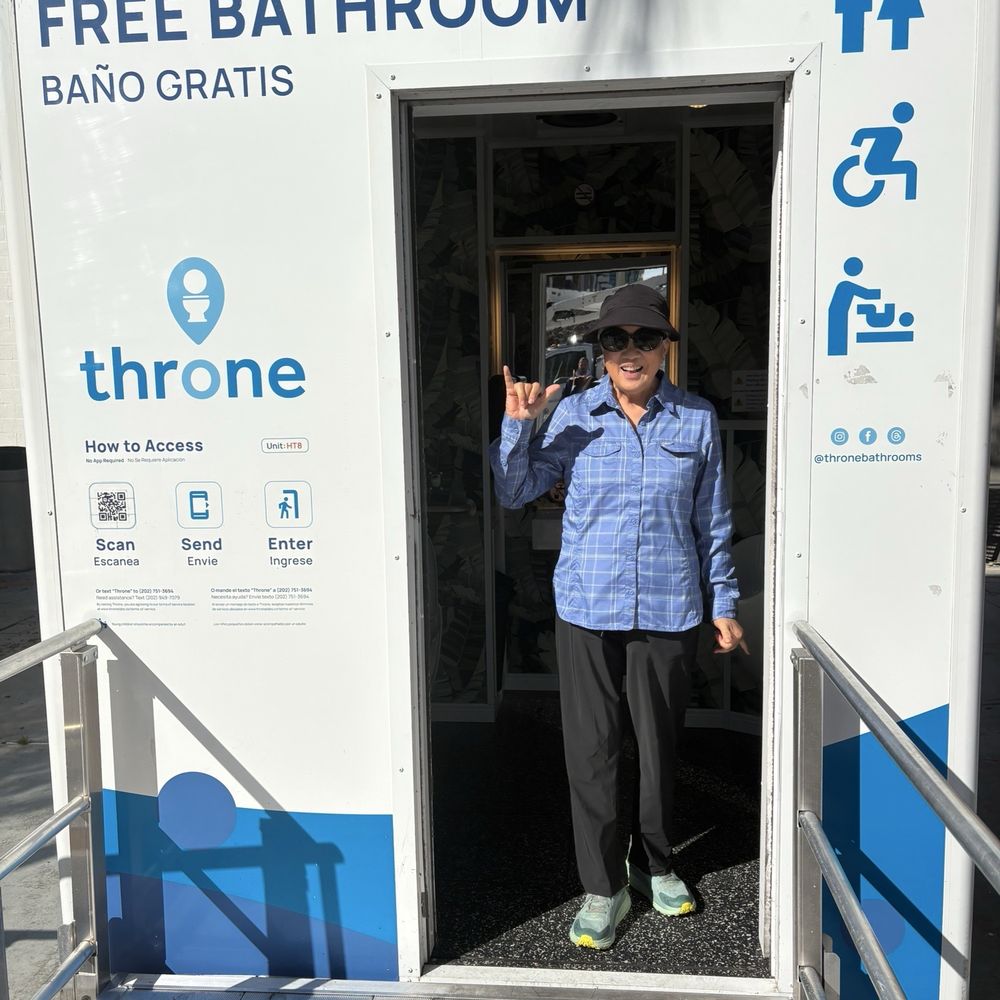 The Promenade, Long Beach - Nice portable bathroom - Parks Near Me - Long Beach, California The Promenade, Long Beach - Nice portable bathroom - Parks Near Me - Long Beach, California
