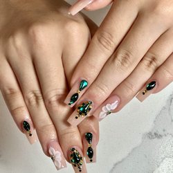 LuXe Organic Nails & Spa