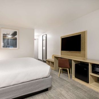 Shilo Inns Beaverton - King Carpet - Hotels Near Me - Portland, Oregon Shilo Inns Beaverton - King Carpet - Hotels Near Me - Portland, Oregon