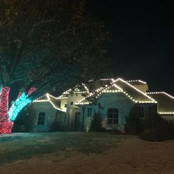 Tom's Outdoor Living - Holiday lighting from Tom's!