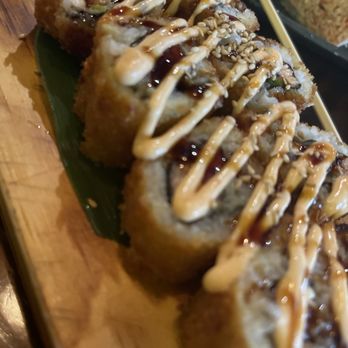 Pubbelly Sushi Brickell - Crispy Salmon Roll - Sushi Bars Near Me - Miami, Florida Pubbelly Sushi Brickell - Crispy Salmon Roll - Sushi Bars Near Me - Miami, Florida