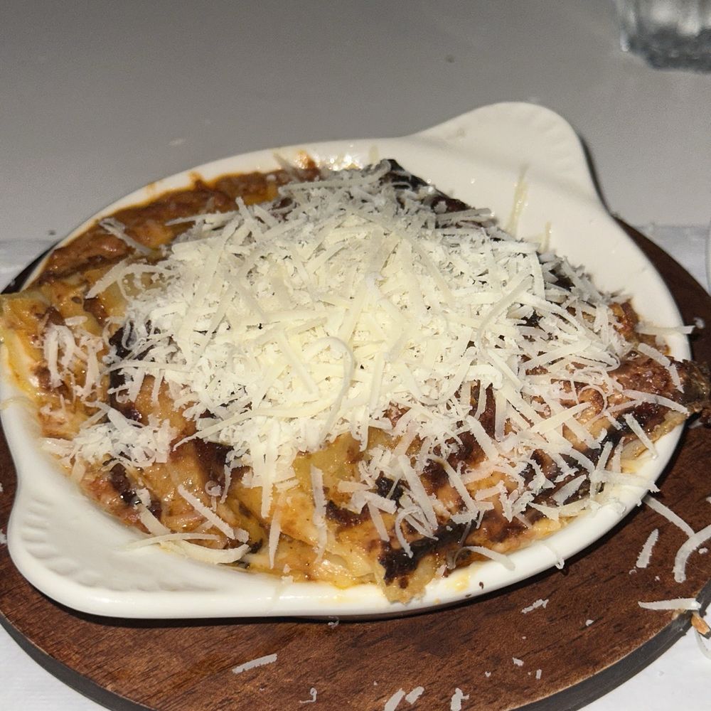 Si Papa - Meat Lasagna - Italian Near Me - Miami, Florida Si Papa - Meat Lasagna - Italian Near Me - Miami, Florida