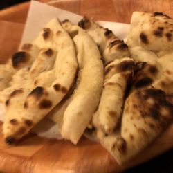 Indique - Garlic naan