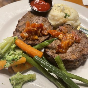 Remington's River Inn - Tomato Bacon Jam Meatloaf - American Near Me - Thiensville, Wisconsin