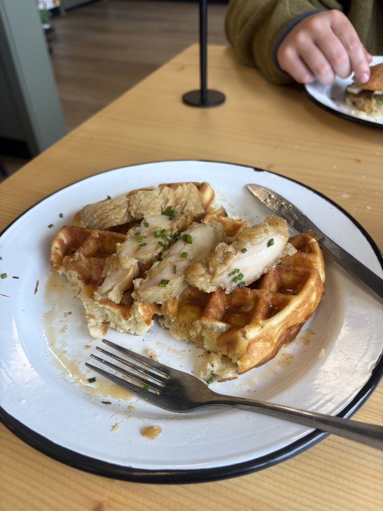 Food from Tide + Timber Cafe