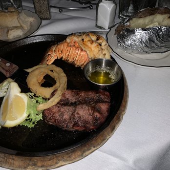 Aberdeen Barn - The onion rings were the most flavorful thing in this photo - Steakhouses Near Me - Charlottesville, Virginia