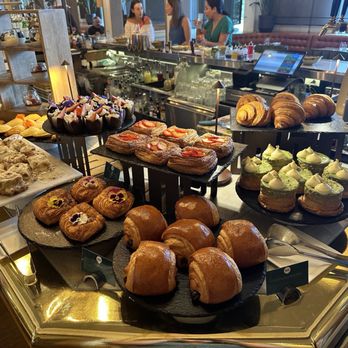 Edge Brasserie - Brunch pastries - Cocktail Bars Near Me - Miami, Florida Edge Brasserie - Brunch pastries - Cocktail Bars Near Me - Miami, Florida