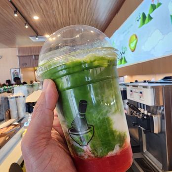 Maruwu Seicha - Strawberry matcha - Desserts Near Me - Palo Alto, California