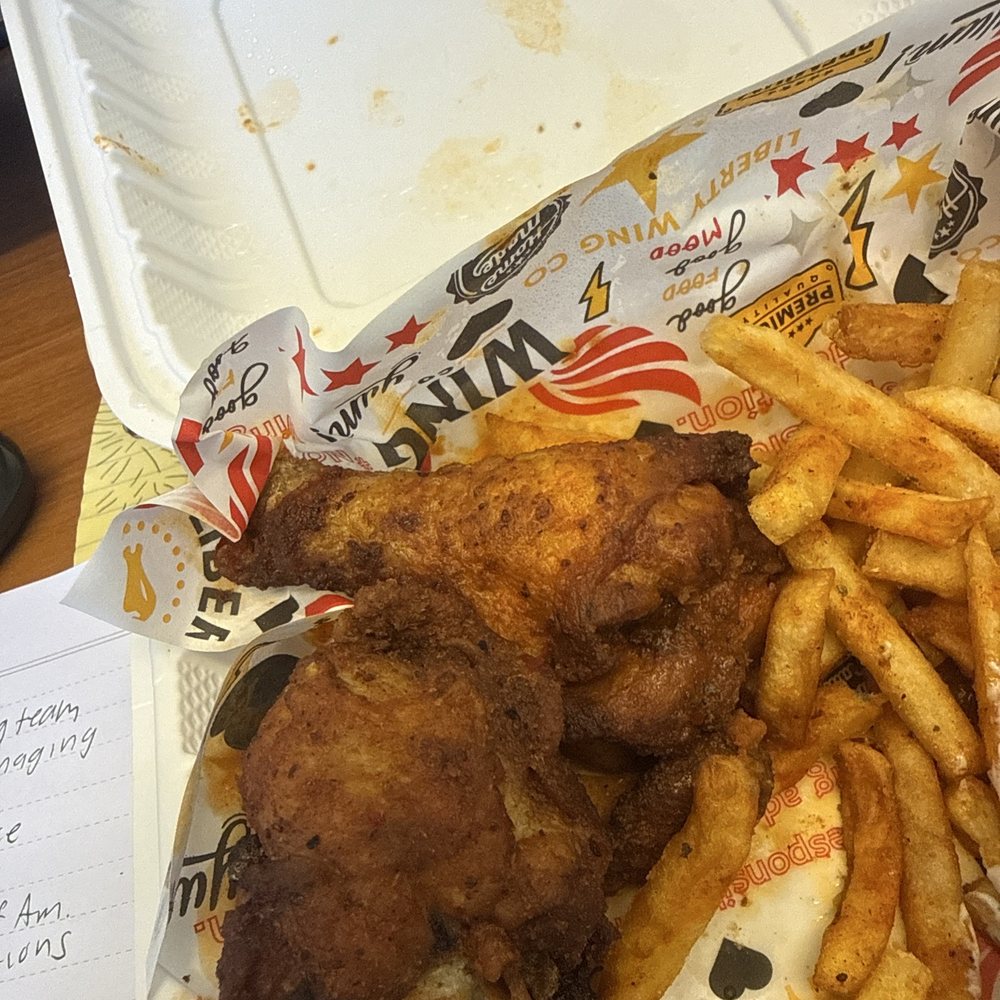 Hot buffalo wings Hot buffalo wings