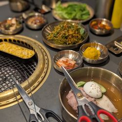 Omiwol - Omiwol Feast - Assortment of pork, beef, kimchi fried rice and a soup (2)