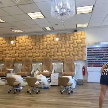 Hi Nails & Spa - Inside the salon. - Nail Salons Near Me - Centennial, Colorado