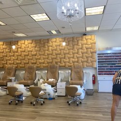Hi Nails & Spa - Inside the salon.