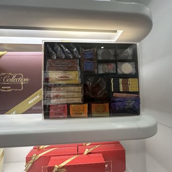 ROYCE Chocolate - Desserts Near Me - Boston, Massachusetts
