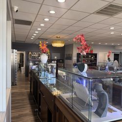 Jonathan's Fine Jewelry - Showroom floor