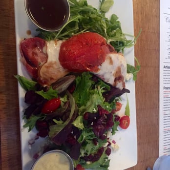 Eureka! - Went to meet some clients here for lunch. Ordered the naked chicken breast with roasted tomatoes and cranberry salad. Yummy!! - American Near Me - Fresno, California