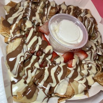 Chocolate Dip - Fettuccine Crepe - Creperies Near Me - New York, New York Chocolate Dip - Fettuccine Crepe - Creperies Near Me - New York, New York