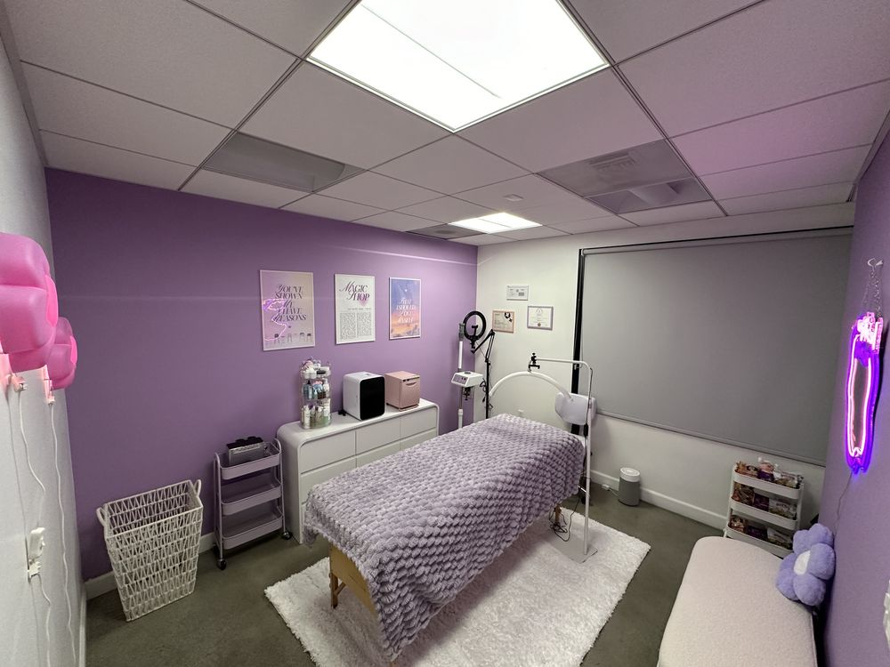 Unfiltered Skin Logo