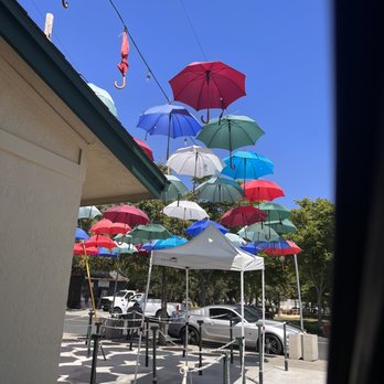 Meadowlark Dairy - Walk up line entrance - Ice Cream & Frozen Yogurt Near Me - Pleasanton, California Meadowlark Dairy - Walk up line entrance - Ice Cream & Frozen Yogurt Near Me - Pleasanton, California