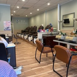 City Nails - Massage pedicure chairs