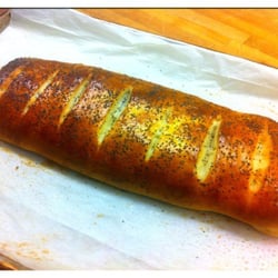 Gold International Deli & Bakery - Poppy seed roll