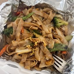 Benjarong Thai - Pad See-Ew (today's order MUCH less veggies)