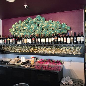 Bua Thai Restaurant - Beautiful bar - Thai Near Me - Aurora, Colorado
