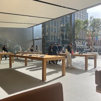 Apple Union Square - Computers Near Me - San Francisco, California