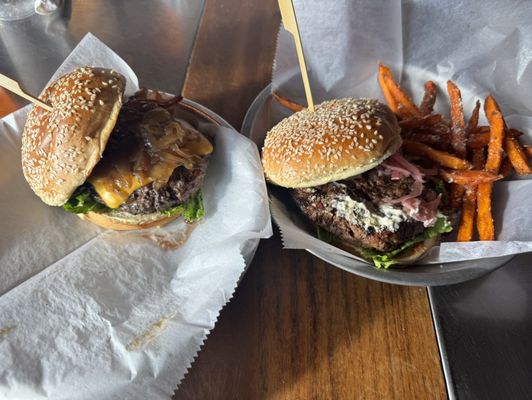 Sesame Burgers & Beer by null