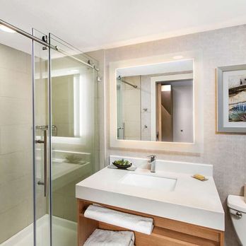 DoubleTree by Hilton San Antonio Northwest - Guest room bath - Hotels Near Me - San Antonio, Texas DoubleTree by Hilton San Antonio Northwest - Guest room bath - Hotels Near Me - San Antonio, Texas
