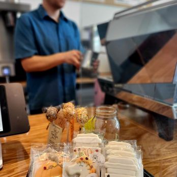 Idego Coffee Roasters - Coffee and cookie - Coffee Roasteries Near Me - Poway, California