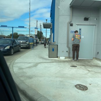 Dutch Bros Coffee - The long line - Juice Bars & Smoothies Near Me - San Antonio, Texas