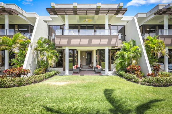 Mauna Lani Point by null