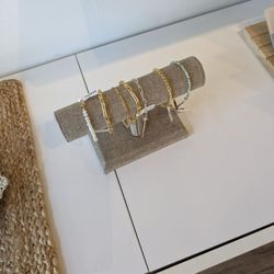 JV Studios & Boutique - Bracelets