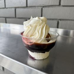 Original Root Beer Stand - Small Sundae w/ fudge, cherry, cool whip