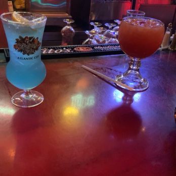 Rainforest Cafe - Hurricane and lightning lemonade - American Near Me - Atlantic City, New Jersey